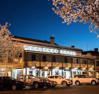 The Woolpack Hotel - Holiday Adelaide