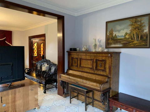 Thomastown Antique House Room 4 - Holiday Adelaide 1