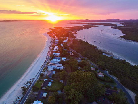 Three Bedroom Townhouse - Holiday Adelaide 3