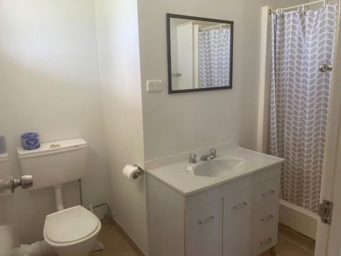 Tin Can Bay Budget Accommodation - Holiday Adelaide 2