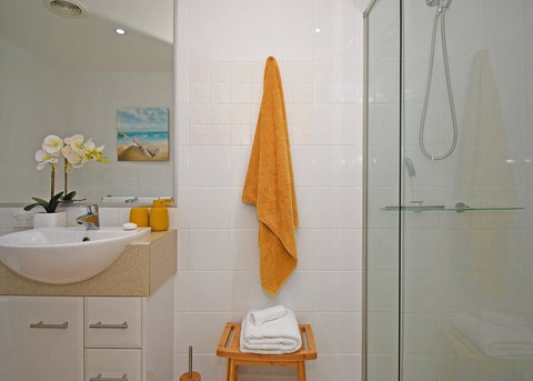 Tingeera Luxury Beachfront Apartments - Holiday Adelaide 2