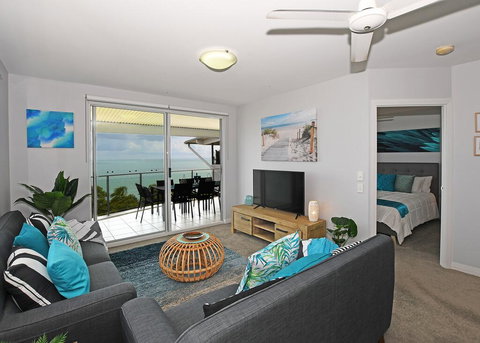 Tingeera Luxury Beachfront Apartments - Holiday Adelaide 1