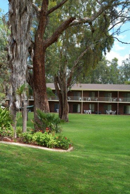Tocumwal Golf Resort - Holiday Adelaide 3