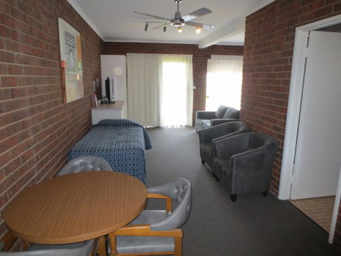 Tocumwal Golf Resort - Holiday Adelaide 1