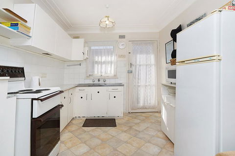 Toowoon Bay Beachside Unit, Unit 4 - Holiday Adelaide 1