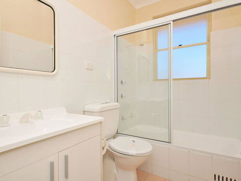 Toowoon Beach View 3br Villa 4 Just Steps To Beach With Views - Holiday Adelaide 3