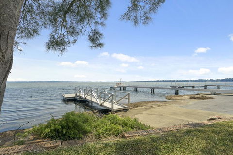 Toukley Lakefront House,Toukley - Holiday Adelaide 2
