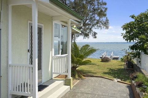 Toukley Lakefront House,Toukley - Holiday Adelaide 1