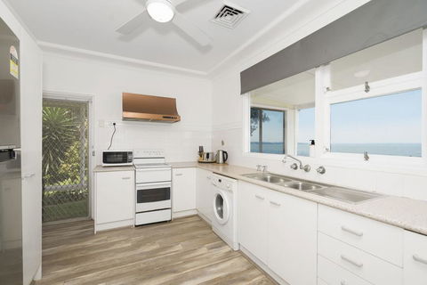 Toukley Lakefront House,Toukley - Holiday Adelaide 3