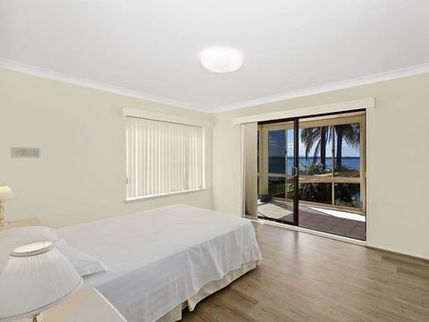 Toukley Waterfront House - Holiday Adelaide 1