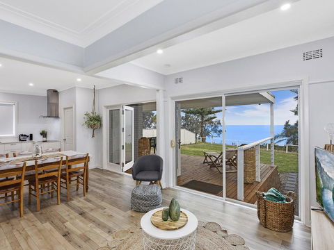 Toukley Waterfront Oasis - Holiday Adelaide 0