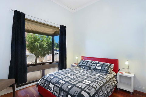 Townhouse 3 - Holiday Adelaide 2