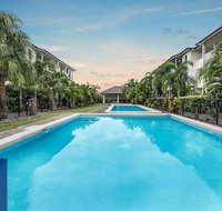Townsville Luxury spacious Apt 3 BR-2BTH Pools - Holiday Adelaide