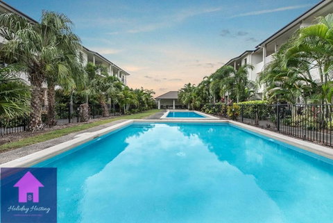 Townsville Luxury Spacious Apt 3 BR-2BTH Pools - Holiday Adelaide 0