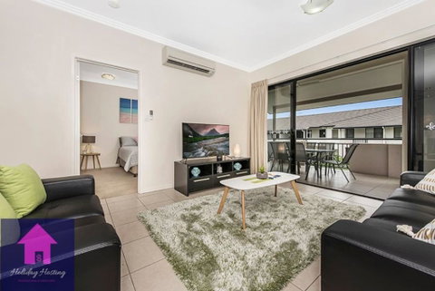 Townsville Luxury Spacious Apt 3 BR-2BTH Pools - Holiday Adelaide 1