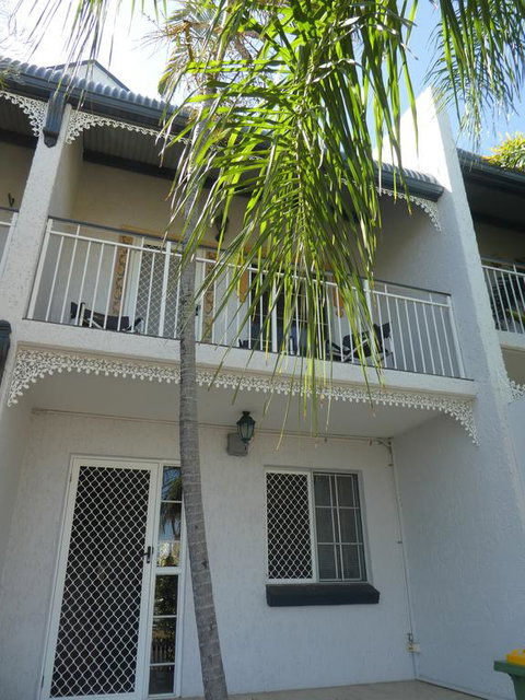 Townsville Terrace - Holiday Adelaide 1