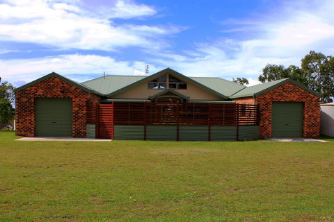 Tracks End Retreat - Holiday Adelaide 1