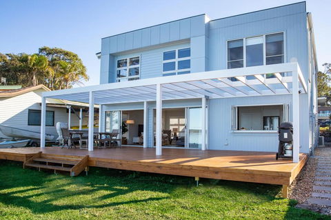 Tranquility Absolute Waterfront - Pet Friendly - 10 Mins To Hyams Beach - Holiday Adelaide 1