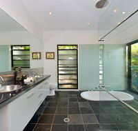 Trinity Beach Hideaway - Holiday Adelaide