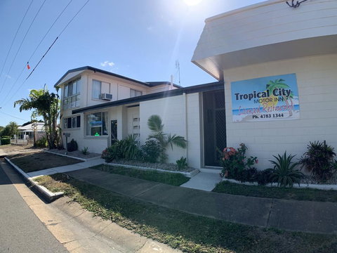 Tropical City Motor Inn - Holiday Adelaide 0
