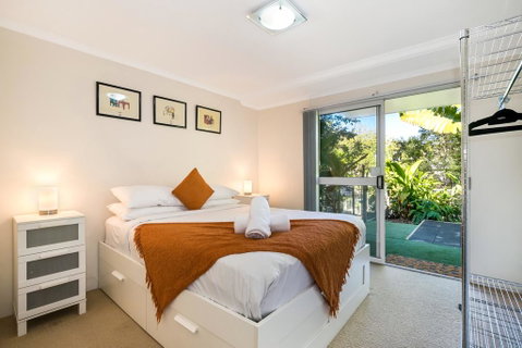 Tropical Townhouse With Two Courtyards And Pool - Holiday Adelaide 1