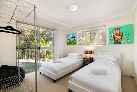 Tropical Townhouse With Two Courtyards And Pool - Holiday Adelaide 2