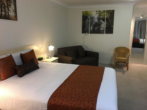 Tuckerbox Motor Inn - Holiday Adelaide 0