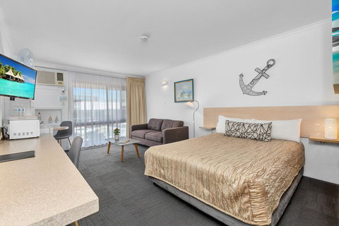 Tweed Harbour Motor Inn - Holiday Adelaide 1