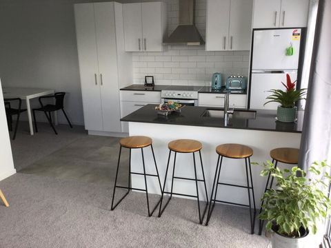 Two Bedroom Guesthouse Bundall - Holiday Adelaide 0