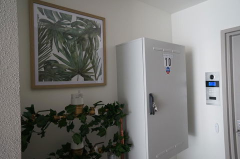 U101 Brunswick Living Brand New Deluxe Balcony Apartment Close To Airport And CBD - Holiday Adelaide 3