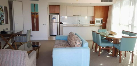 U212 Elston Grandsurf Resort - Holiday Adelaide 2