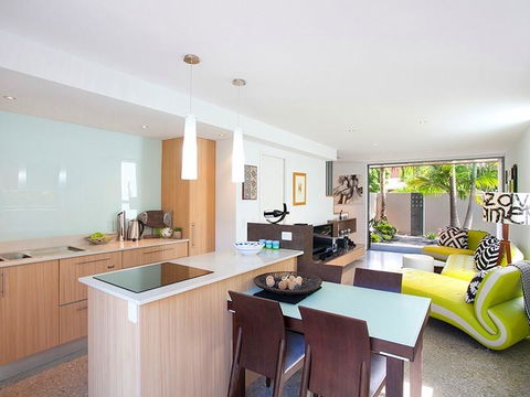 U3/27 Noosa Parade, Noosa Sound - Holiday Adelaide 3