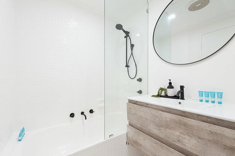 ULTIMATE BONDI LIVING - Holiday Adelaide 3