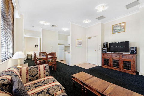 ULTIQA Rothbury Hotel - Holiday Adelaide 3