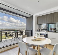 Ultra-Modern Luxury With Views At Kai Waterfront - Holiday Adelaide