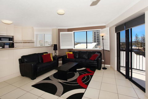 Unit 10, The Rocks, 1746 David Low Way, Coolum Beach - 500 BOND - Holiday Adelaide 3