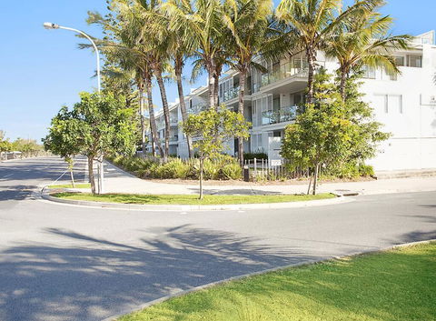 Unit 101 Plantation Resort - Rainbow Beach, Plantation Resort, Second Floor, Aircon, Pool, Spa - Holiday Adelaide 0
