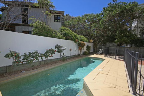 Unit 2, Beach Gallery, 9 Andrew Street Point Arkwright, 500 BOND, LINEN SUPPLIED - Holiday Adelaide 1
