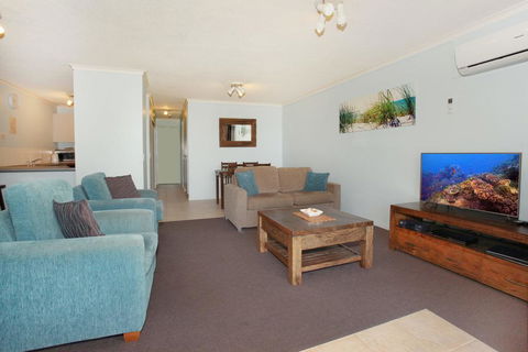 Unit 2, Biriny Lodge, 1686-1689 David Low Way Coolum Beach - Holiday Adelaide 1
