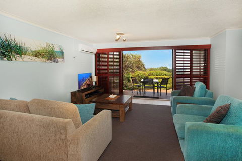 Unit 2, Biriny Lodge, 1686-1689 David Low Way Coolum Beach - Holiday Adelaide 3