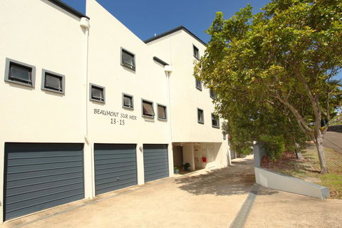 Unit 4, Beaumont Sur Mer, 13 - 15 Pacific Terrace Coolum Beach, 400 BOND, LINEN SUPPLIED - Holiday Adelaide 2