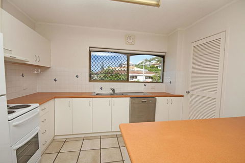 Unit 4, Cooltoro Court, 7 Frank Street Coolum Beach, 400 BOND, LINEN INCLUDED - Holiday Adelaide 3