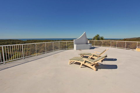 Unit 4, Coolum Sands Apartments, 34 First Avenue Coolum Beach, 400 BOND, LINEN SUPPLIED - Holiday Adelaide 3