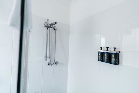 UNO Hotel Sydney - Holiday Adelaide 2