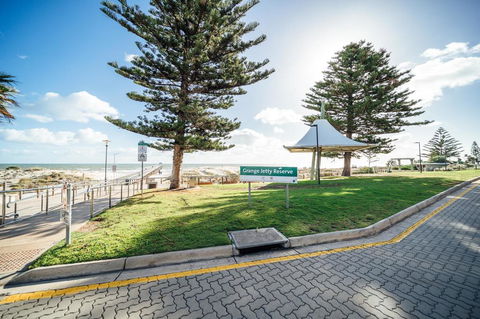 Urban Beach Shack-Metres From The Beach & Cafes - Holiday Adelaide 3