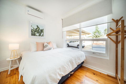 Urban Beach Shack-Metres From The Beach & Cafes - Holiday Adelaide 2
