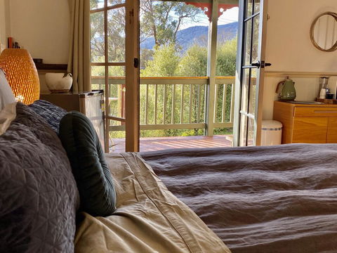 Valley Abode Large Studio Suite -private Ensuite - Holiday Adelaide 0