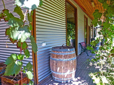 Valley Farm Vineyard Villas - Holiday Adelaide 0
