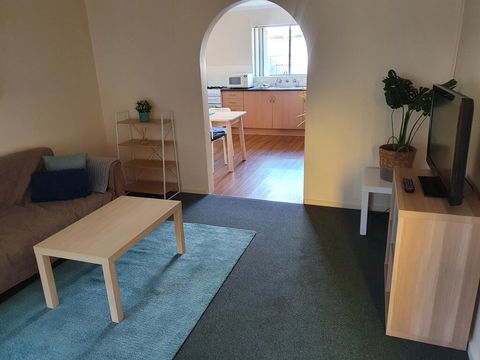 Value 2 Bed Villa Close To QEH + Airport + City + Beach - Holiday Adelaide 2