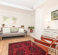 Vibrant Oversized Studio in Leafy Balgowlah - Holiday Adelaide